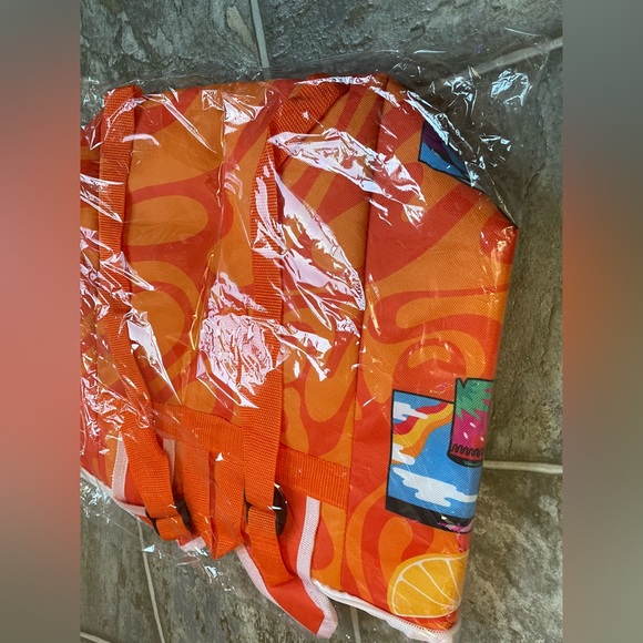 NWT, unopened VIZZY reusable orange/white bag with straps and zipper - Picture 9 of 12
